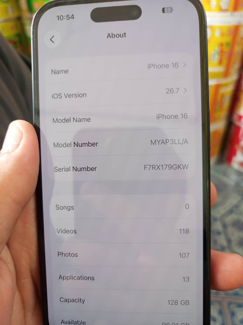 Apple iPhone 16 2