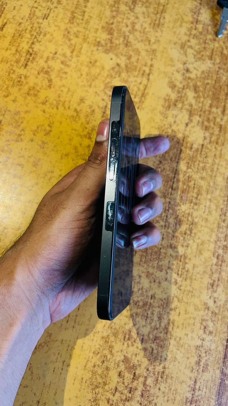 Apple iPhone 14 Pro 2