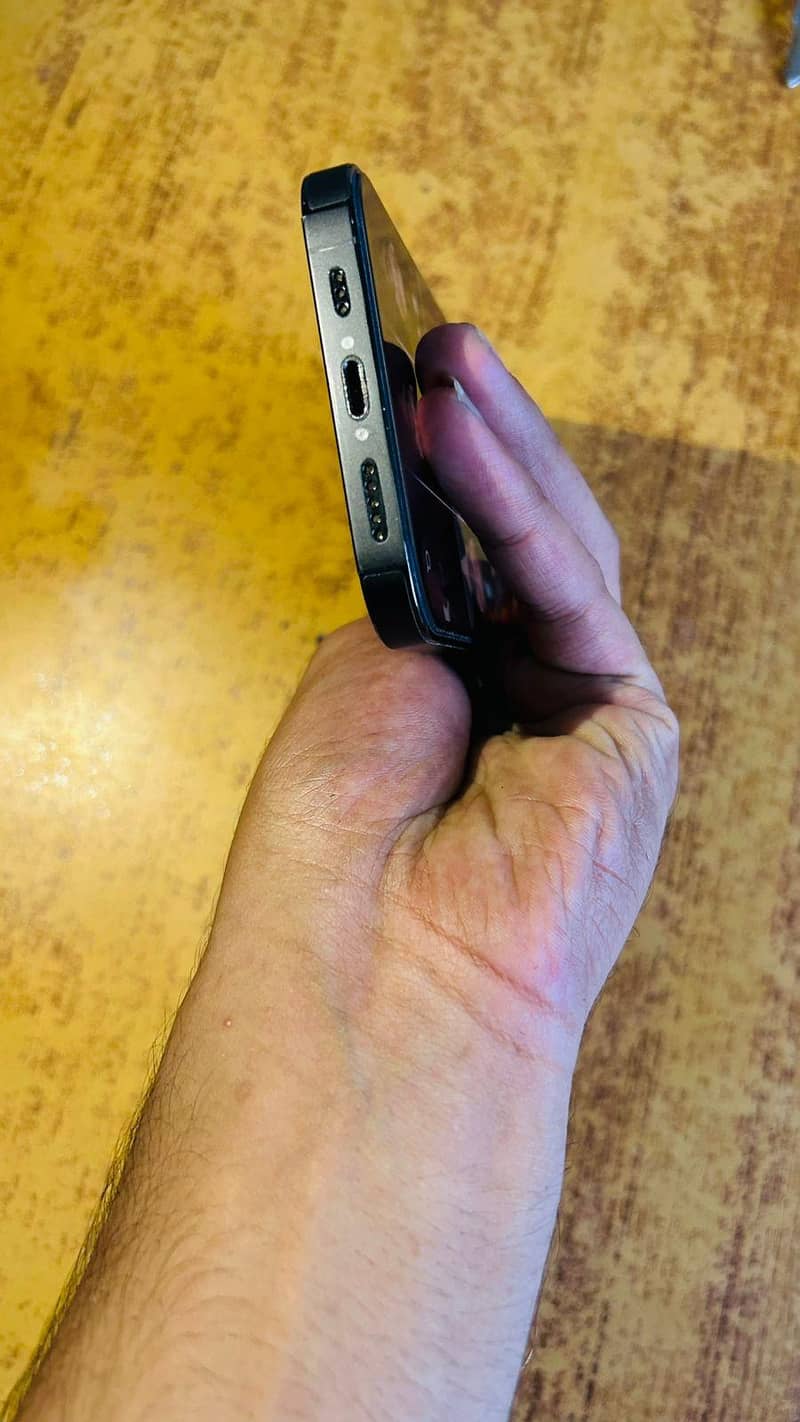 Apple iPhone 14 Pro 4