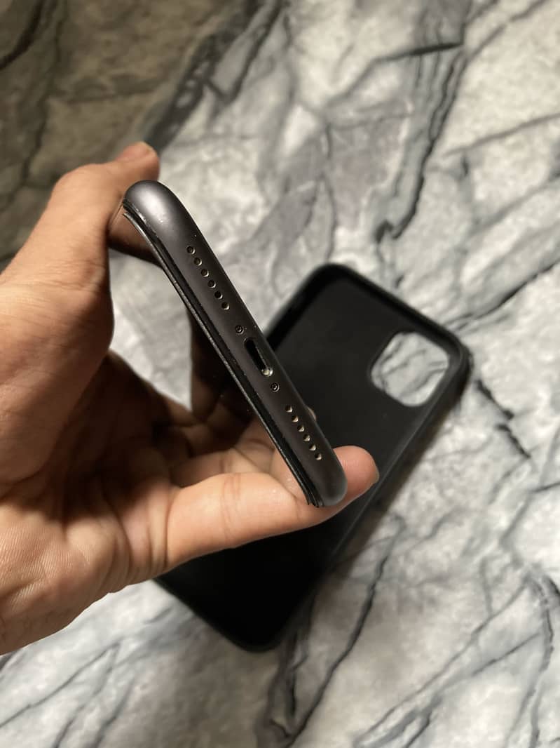 Apple iPhone 11 5