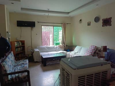 10 Marla upper portion for Rent(Railway colony)