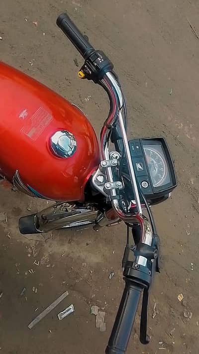 all ok 10/ 10 condition. 2025 ka 10 mahina nikli ha 2025/2026 ha.