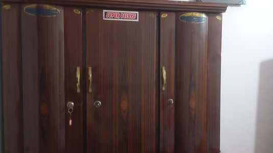 3 door wardrobes