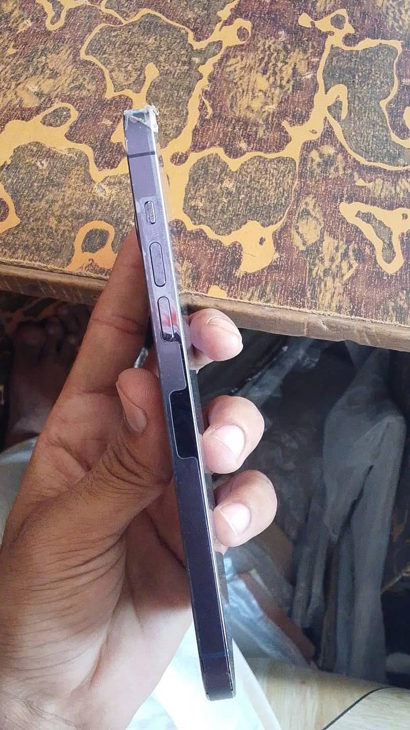 Apple iPhone 14 Pro Max 1
