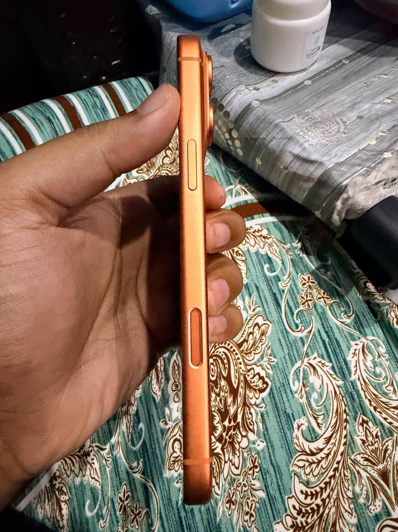 Apple iPhone 17 Pro Max 2