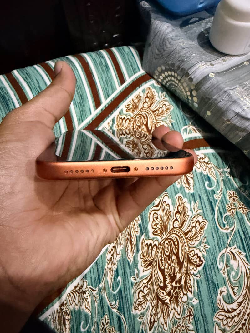 Apple iPhone 17 Pro Max 5