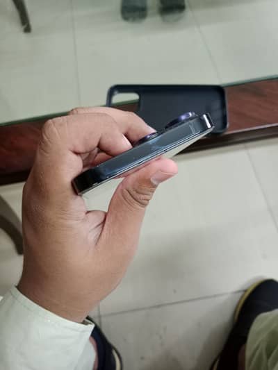 Apple iPhone 14 Pro Max jv