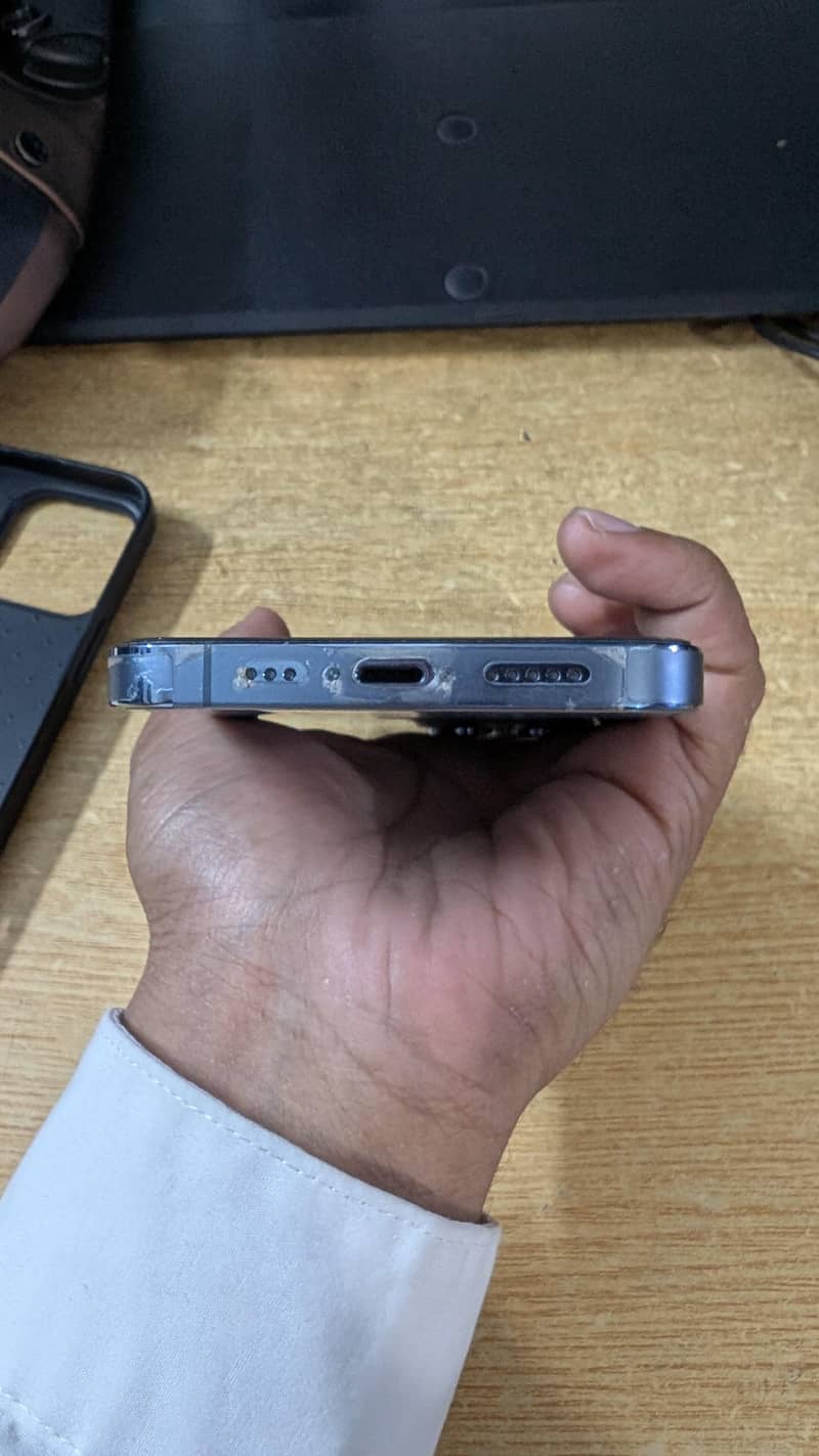Apple iPhone 13 Pro 2