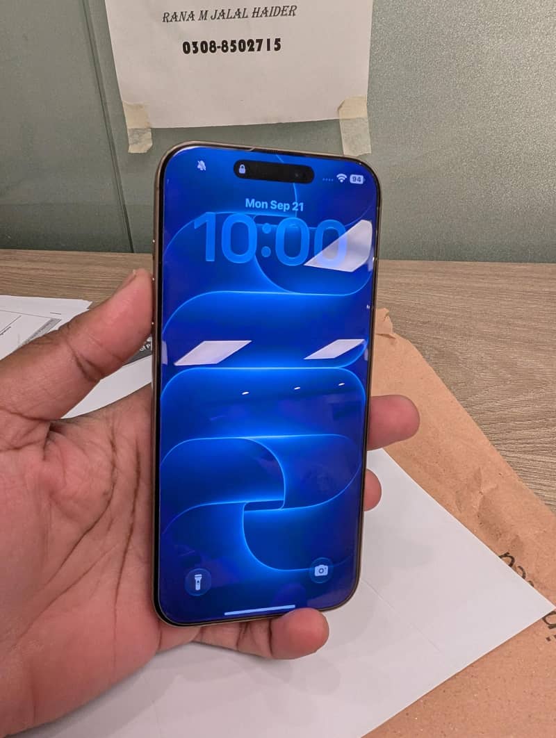 Apple iPhone 16 Pro Max 3