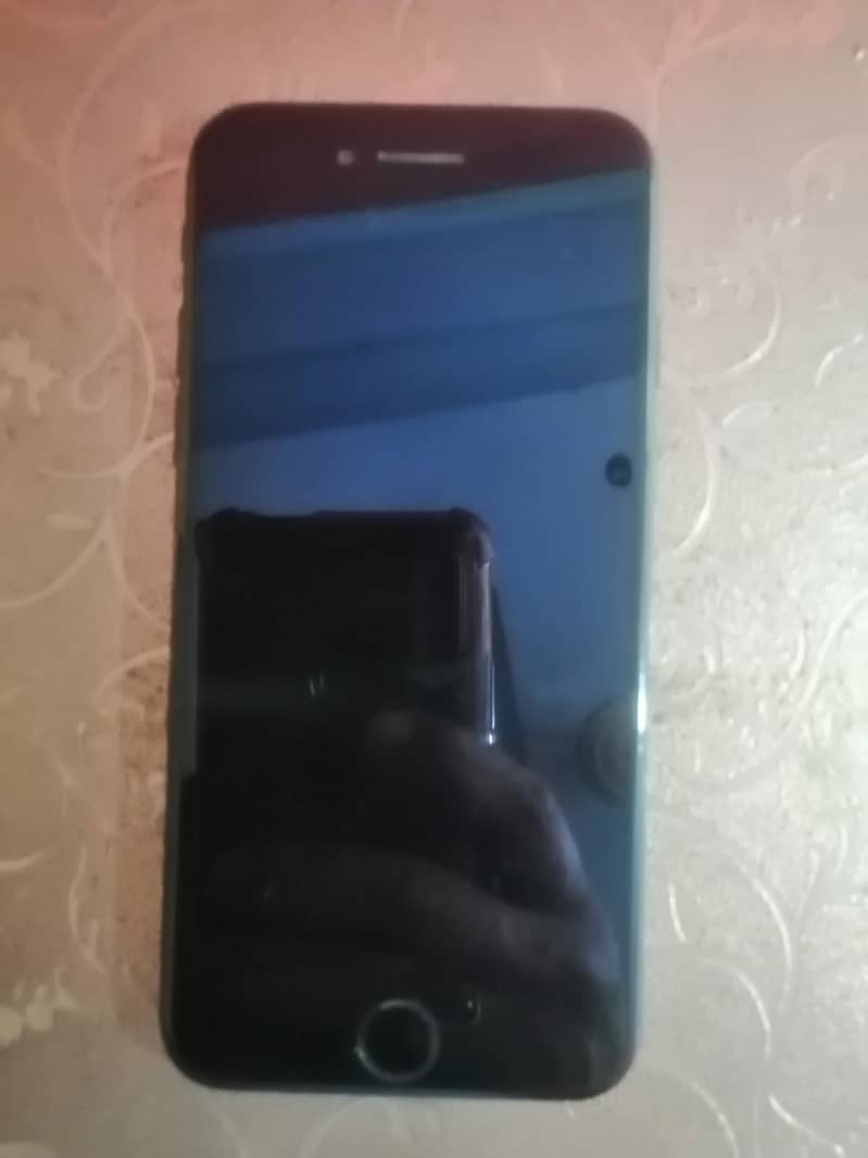 Apple iPhone 7 0