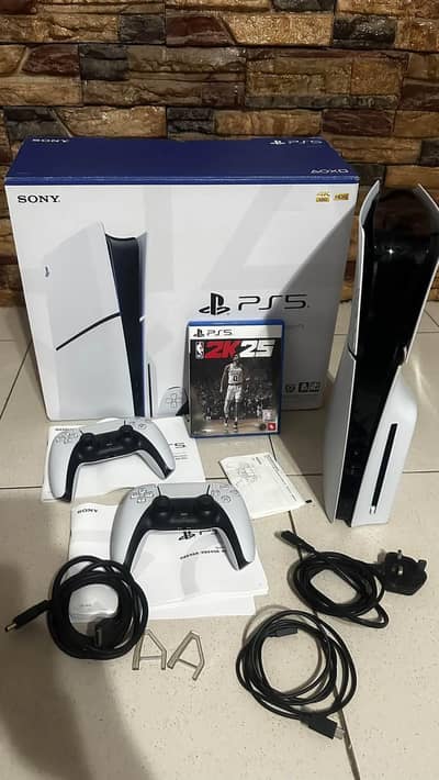 Ps5 pro with box Disk edition 1tb  Condition:1 months used 10/10
