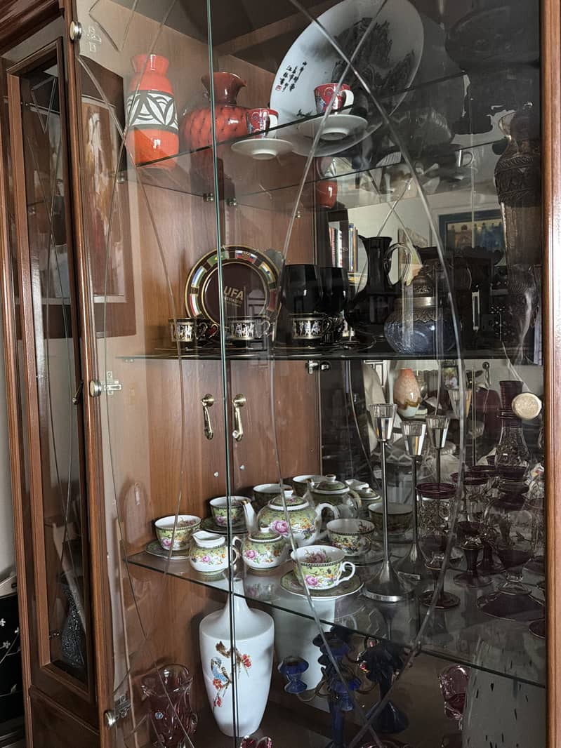 Cabinet 3