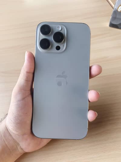Apple iPhone 16 Pro Max