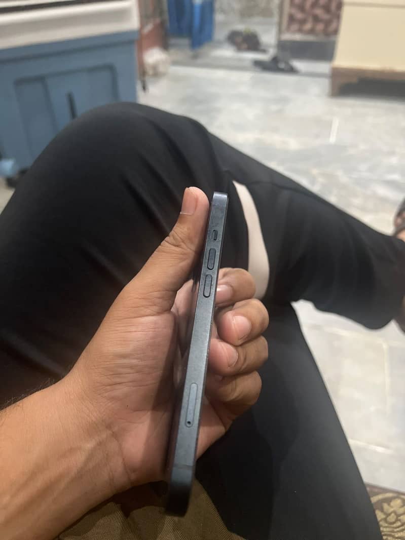 Apple iPhone 13 1