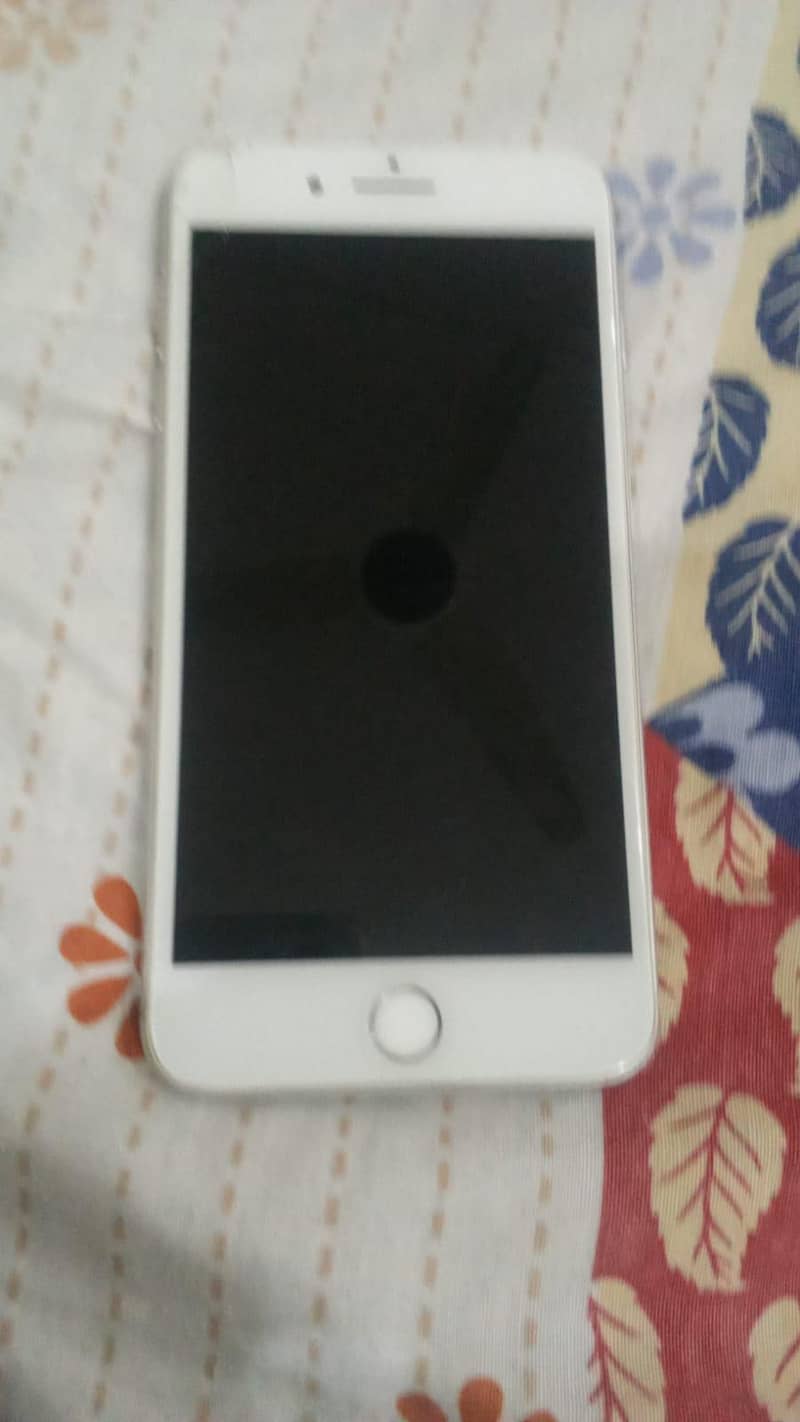 Apple iPhone 8 Plus 1