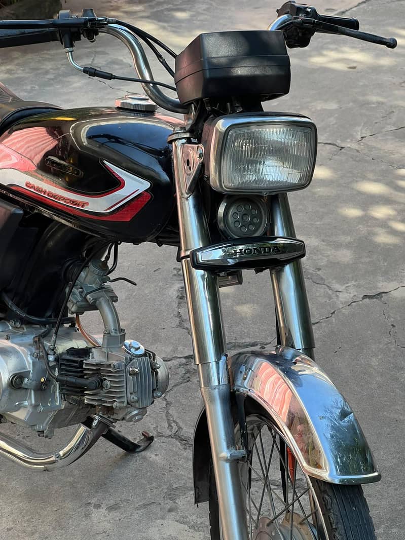CROWN 70 2
