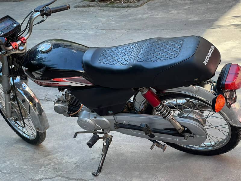 CROWN 70 3