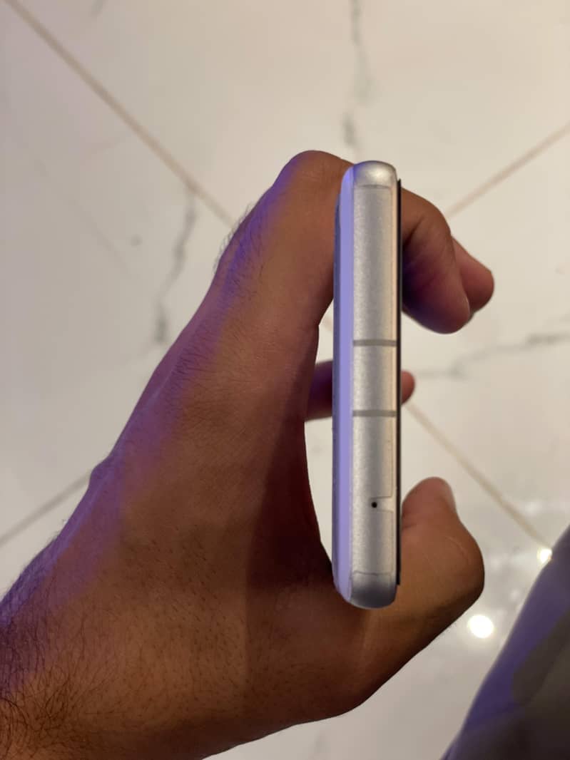 Google Pixel 7a 2