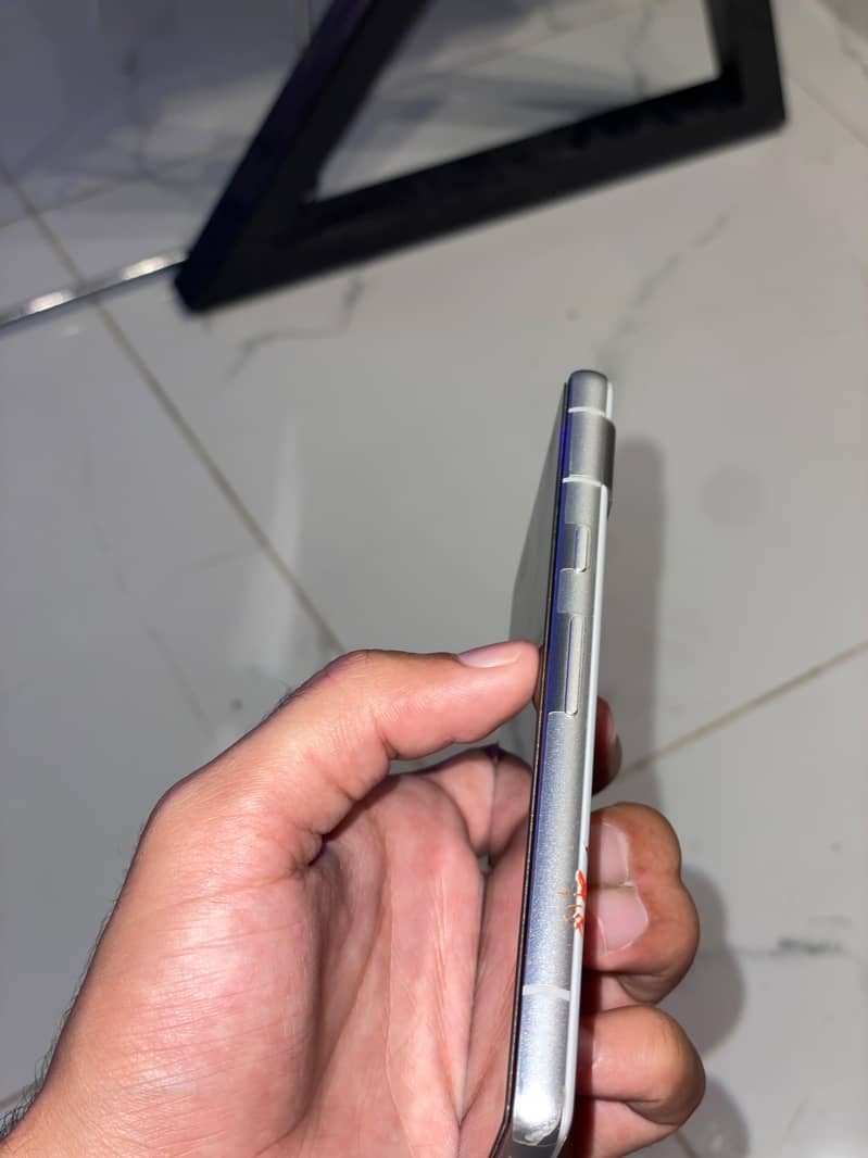 Google Pixel 7a 4