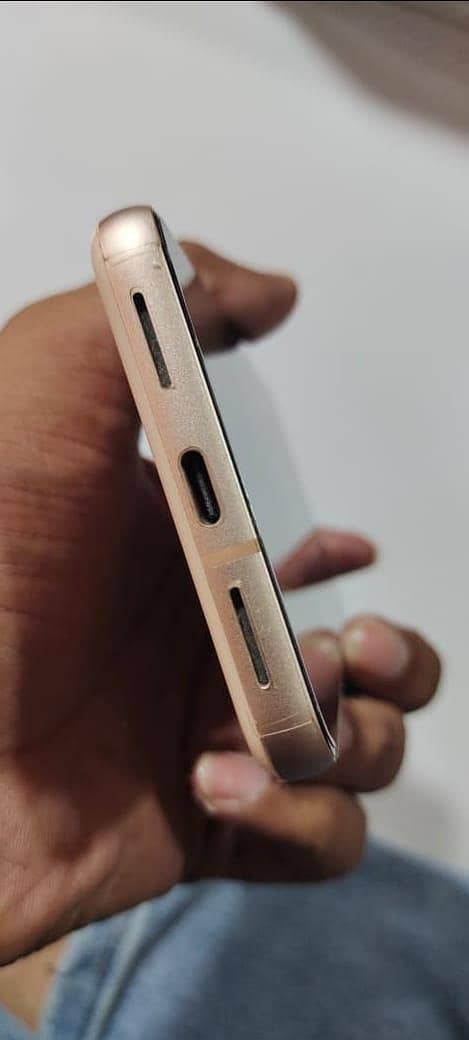 Google Pixel 8 3