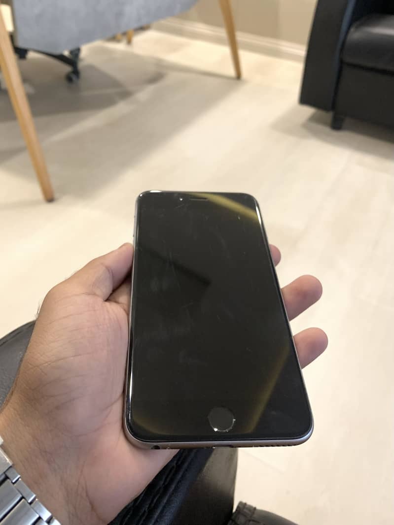 Apple iPhone 6 Plus 2