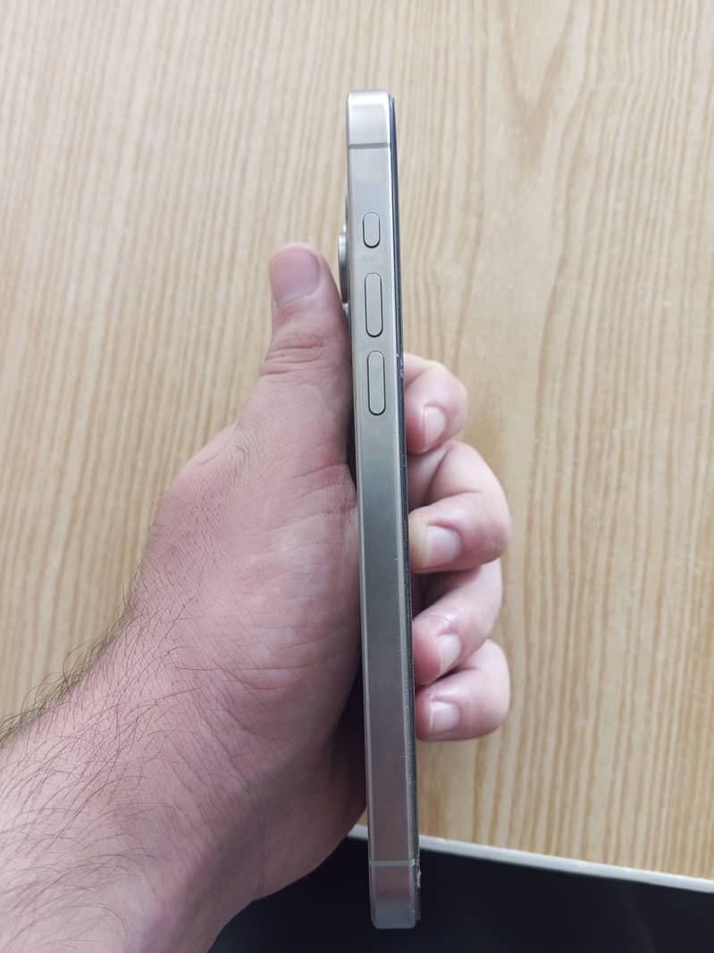 Apple iPhone 15 Pro Max 1