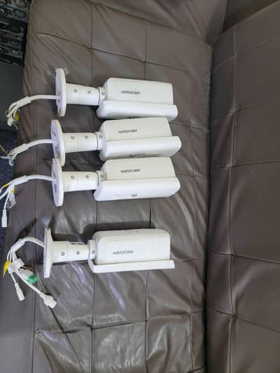 Hikvision 8MP veryfucam cameras fresh comdition like new only few days