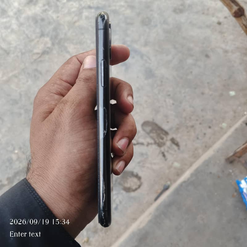 Apple iPhone X 3