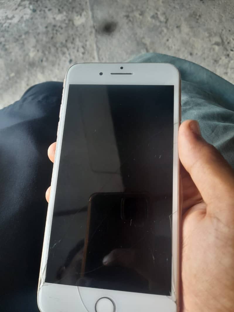 Apple iPhone 8 Plus 2
