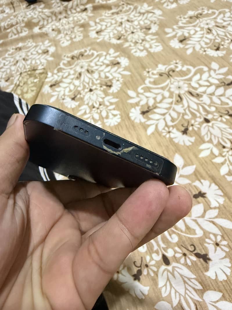 Apple iPhone 13 1