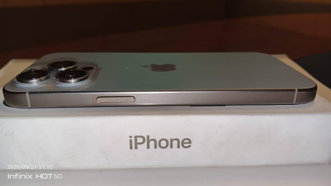 Apple iPhone 15 Pro Max 2