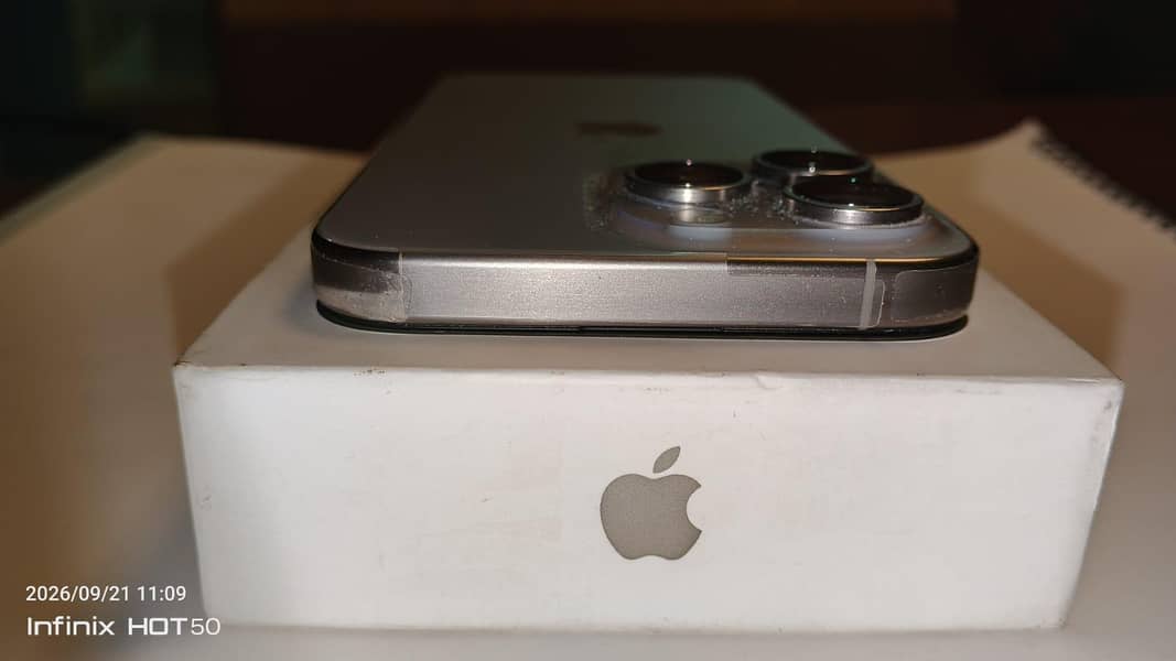 Apple iPhone 15 Pro Max 4