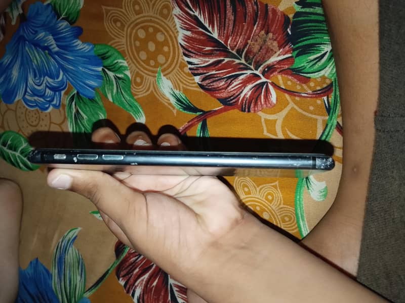 Apple iPhone 7 Plus 5