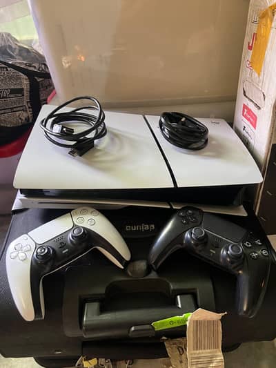 Ps5 slim disc edition with 2 controllers