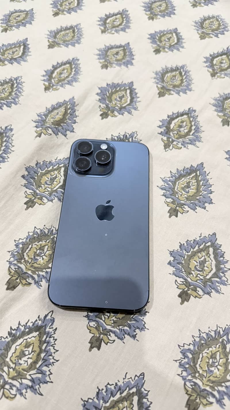 Apple iPhone 15 Pro Max 2