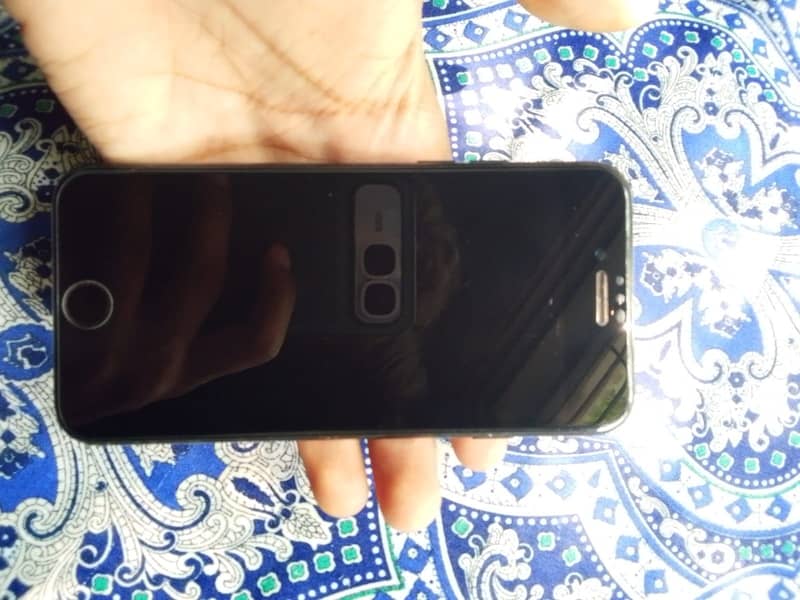 Apple iPhone 7 5