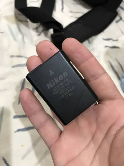 Nikon D3200 + complete camera box