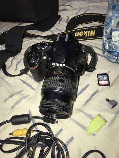 Nikon D3200 + complete camera box