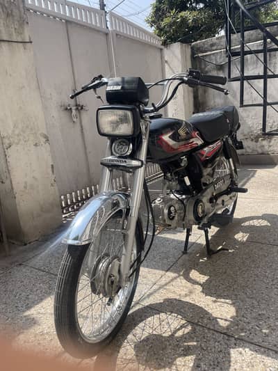 HONDA CD70 2024