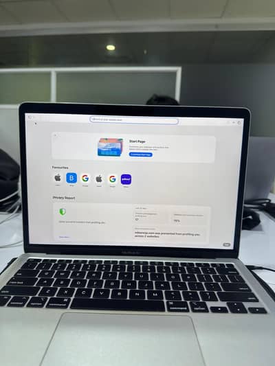 MacBook Air M1 – 2020 | 8GB RAM | 256GB SSD