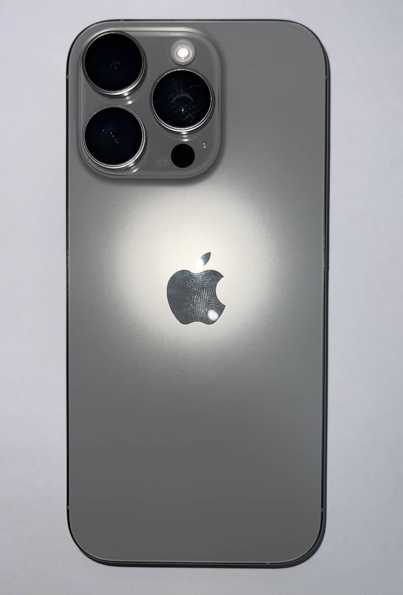 Apple iPhone 16 Pro 0