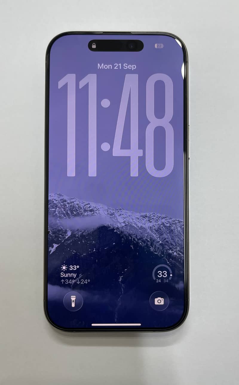 Apple iPhone 16 Pro 1