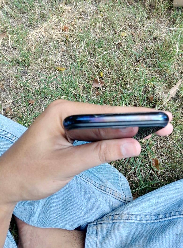 Apple iPhone X 5