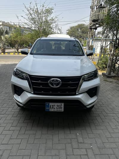 Fortuner rent a car / prado rent a car lahore