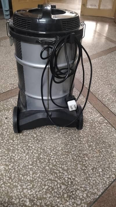 Hitachi company vacum cleaner