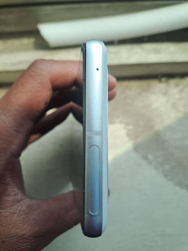 Google Pixel 7 4