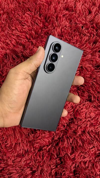 Samsung Mobile Z Fold 7 | 10/10  like new | 256gb (non pta) -jv
