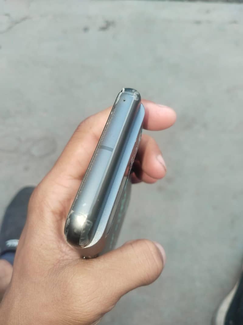 Google Pixel 8 3