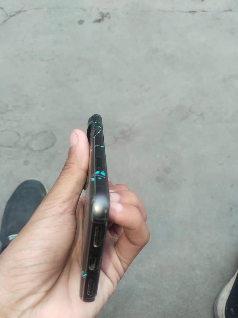 Google Pixel 8 4