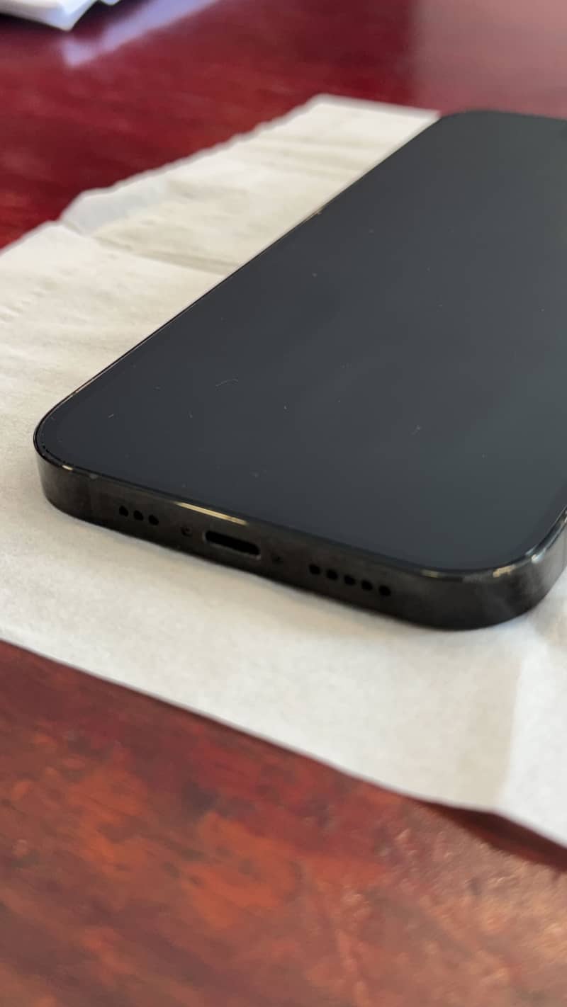 Apple iPhone 14 Pro 2